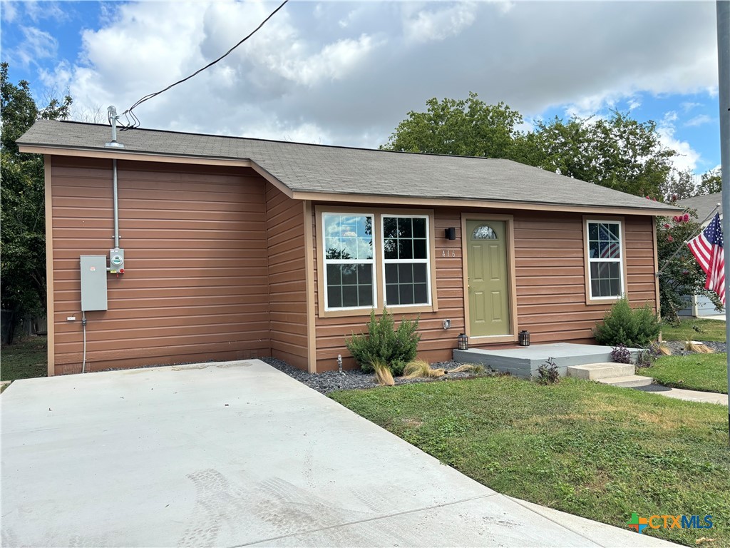 Elley St, Seguin, TX 78155