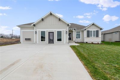 20287 Barker Street, House other with 4 bedrooms, 3 bathrooms and null parking in Spring Hill KS | Image 1