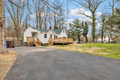 8 Noguchi Trl, Shelton, CT, 06484-5421 | Card Image