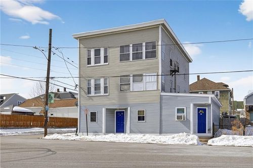 538 Wood Ave, Woonsocket, RI, 02895-2130 | Card Image