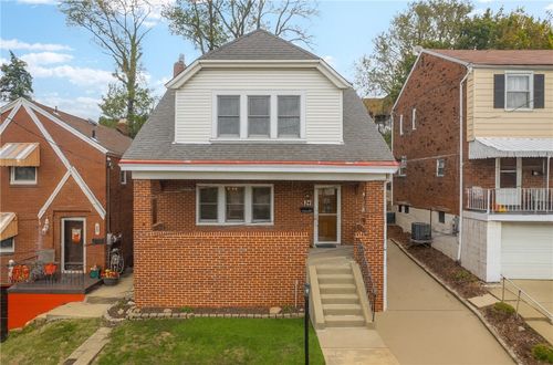 34 W Garden Rd, Brentwood, PA, 15227-2455 | Card Image