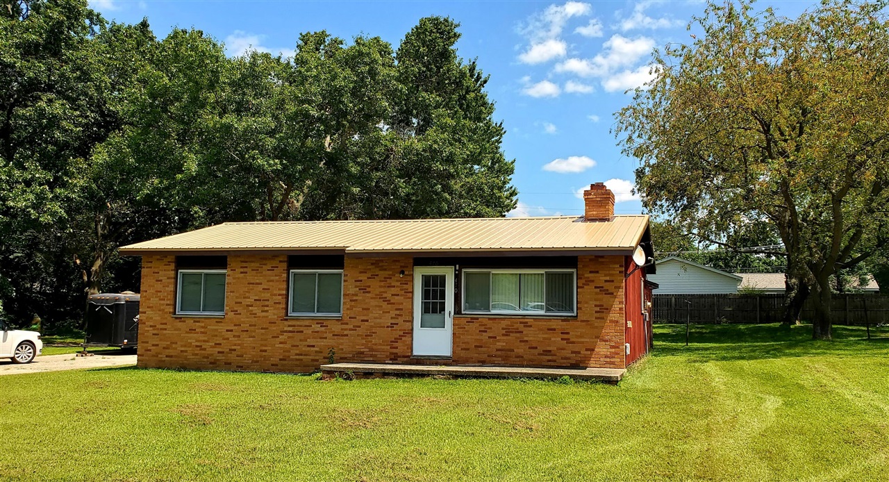 Dexter St, Pinckney, MI 48169