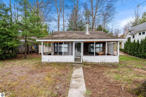 186 S South Long Lake Road, Traverse City, MI, 49685 | Card Image