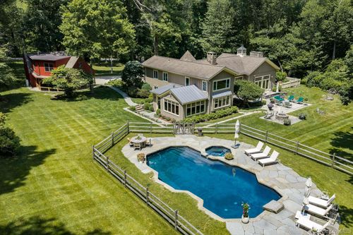 28 Bayberry Ln, Mount Kisco, NY, 10549-4800 | Card Image