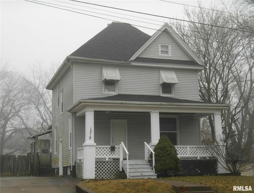 1319 Warren St, Davenport, IA, 52804-3946 | Card Image