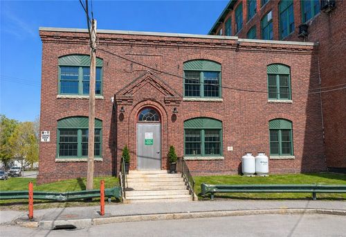 159 Singleton St, Woonsocket, RI, 02895-1885 | Card Image