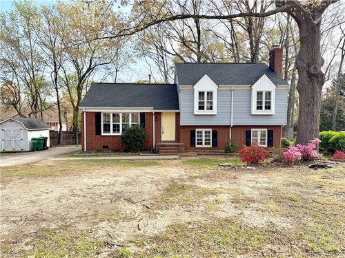 2210 Waynick St, High Point, NC, 27265-2403 | Card Image
