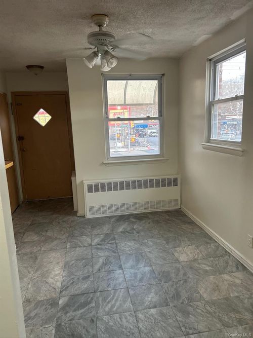 2-9801 Seaview Ave, Brooklyn, NY, 11236-5517 | Card Image