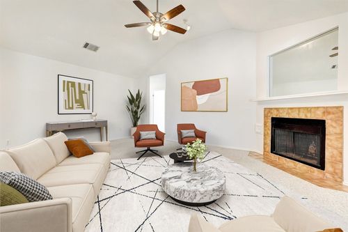 801 Saunders Dr, Round Rock, TX, 78664-2751 | Card Image