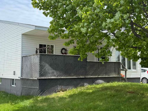 12 Macnamara St, Sydney Mines, NS, B1V2W4 | Card Image