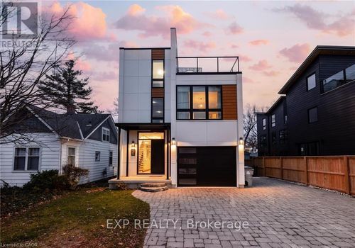 26 Huron St, Grand Bend, ON, N0M1T0 | Card Image