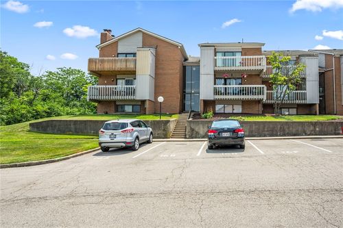 1116 Eagle Feather Cir, West Carrollton, OH, 45449-2551 | Card Image