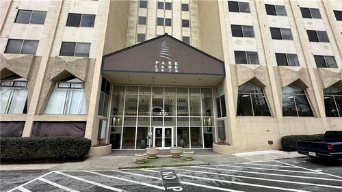 217-2479 Peachtree Rd Ne, Atlanta, GA, 30305-4129 | Card Image