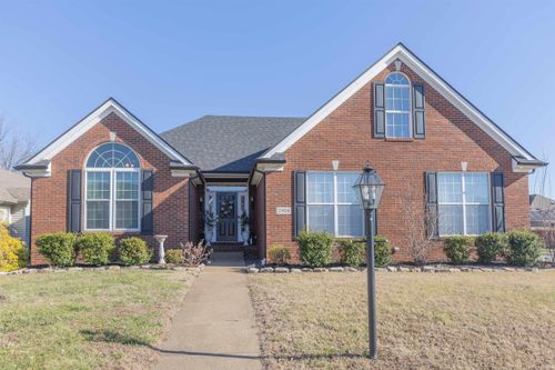 2904 Laura Lynn Ln, Newburgh, IN, 47630-8931 | Card Image