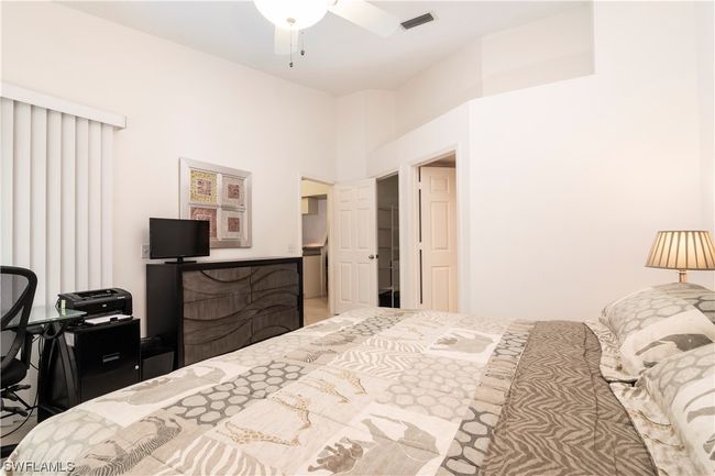 MASTER BEDROOOM | Image 12