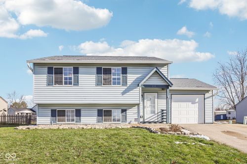 111 Meadow Creek Blvd, Whiteland, IN, 46184-9603 | Card Image