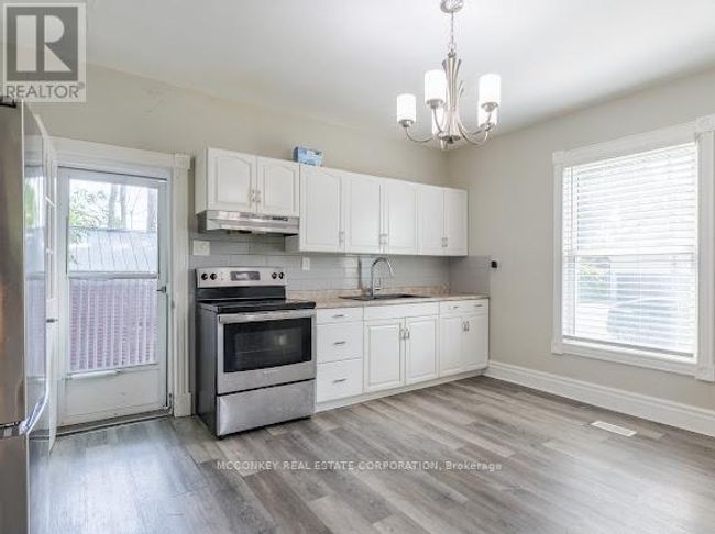 730 Park St S, House other with 3 bedrooms, 2 bathrooms and 2 parking in Peterborough ON | Image 13