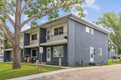 326-2211 19 St Ne, Calgary, AB, T2E4Y5 | Card Image