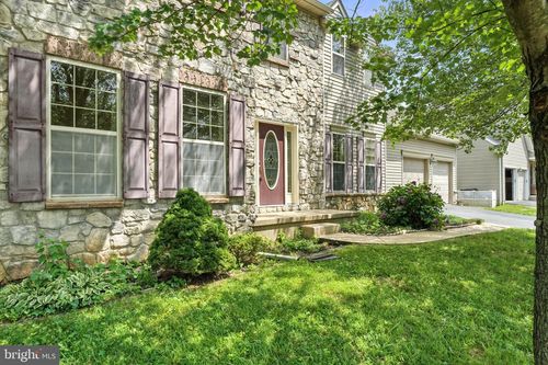 2 Radence Ln, WEST GROVE, PA, 19390-9776 | Card Image