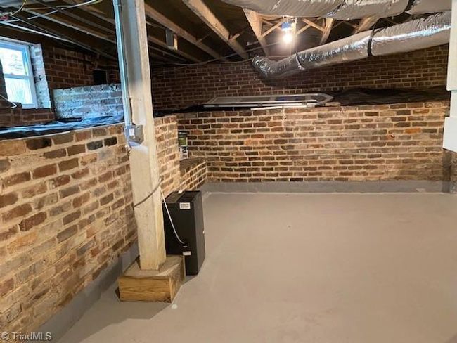 BASEMENT. | Image 30
