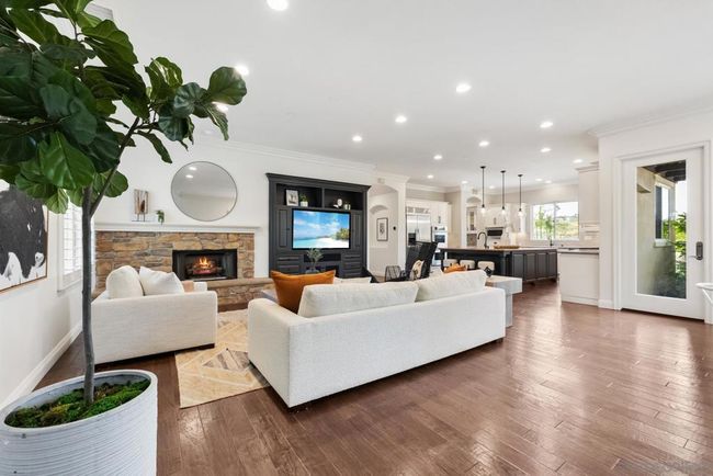 Family room with views to the kitchen | Image 7