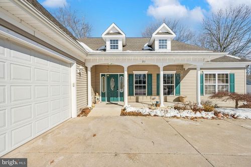 211 S Washington St, HAMMONTON, NJ, 08037-1233 | Card Image