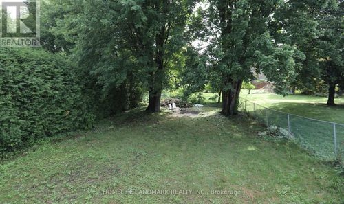 181 Newton Street E, Newmarket (Gorham-College Manor), ON, L3Y3K6 | Card Image