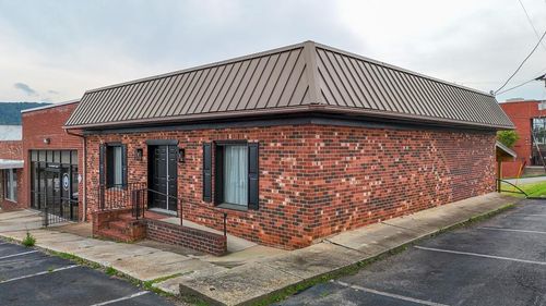 120 Slusher St, Stuart, VA, 24171-4482 | Card Image