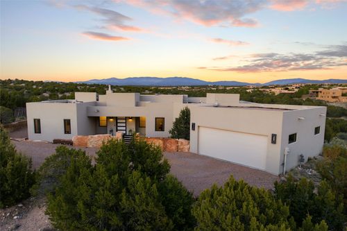 c-12C Camino Barranca, Santa Fe, NM, 87507-8612 | Card Image