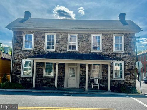 41 N Market St, MILLERSTOWN, PA, 17062-9572 | Card Image