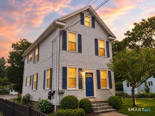 54 B Forest St, New Canaan, CT, 06840 | Card Image