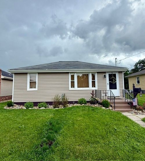 129 S Main St, Houston, PA, 15342 | Card Image