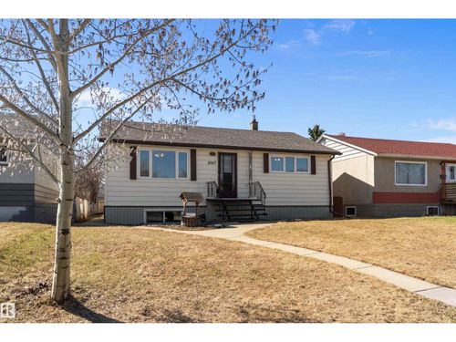 9747 66 Ave Nw, Edmonton, AB, T6E0M4 | Card Image