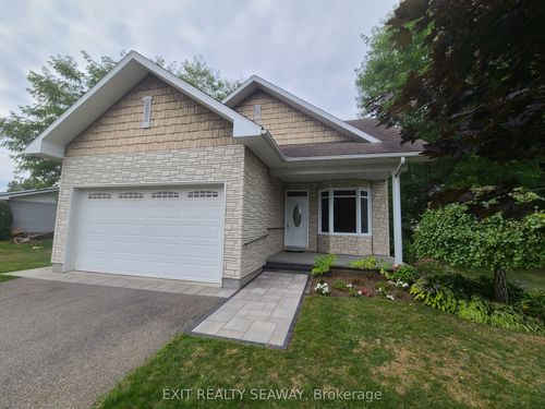 {{alt}} | Card Image