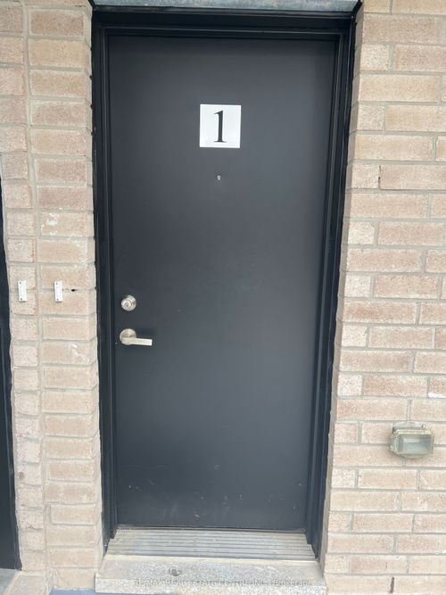1-3405 Ridgeway Dr, Mississauga, ON, L5L0B9 | Card Image