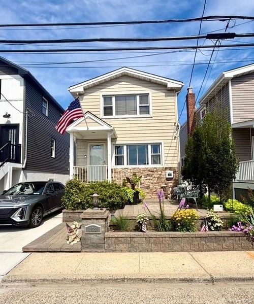 159 Sportsmans Ave, Freeport, NY, 11520-5630 | Card Image