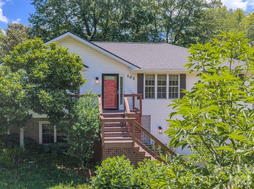 102 Forest Lake Dr, Asheville, NC, 28803-9007 | Card Image