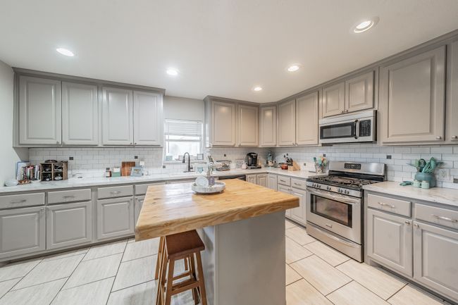 300 E Shoemaker St, House other with 4 bedrooms, 3 bathrooms and null parking in Decatur TX | Image 12