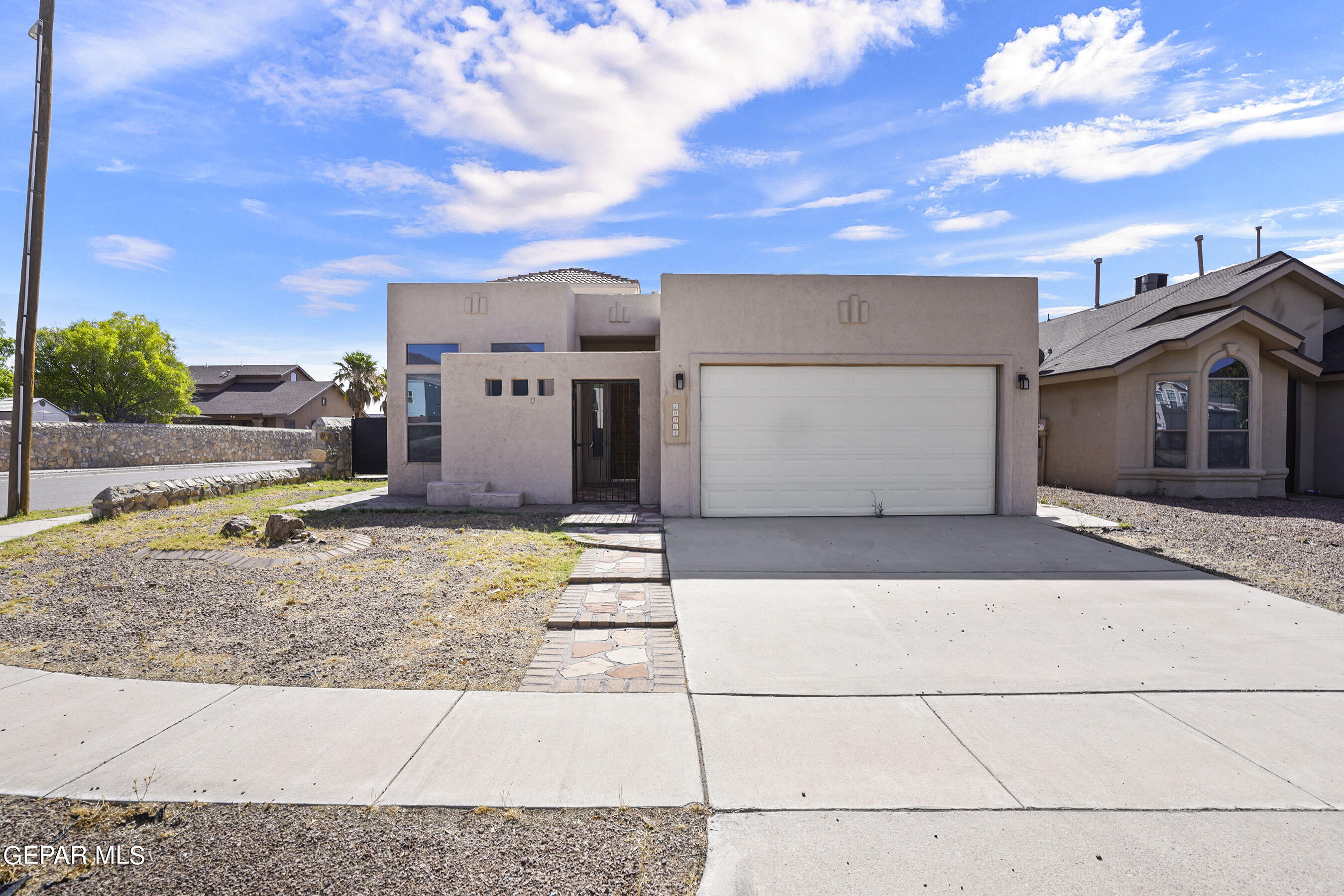 Duster Dr, El Paso, TX 79934