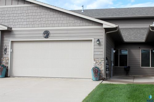 4021 S Grand Slam Ave, Sioux Falls, SD, 57110-5408 | Card Image