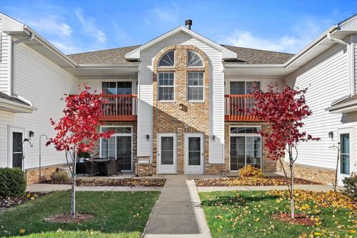 3-6190 S Creekside Drive, Cudahy, WI, 53110 | Card Image