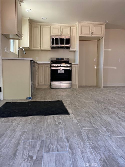 1727 W Santa Ana Blvd, Santa Ana, CA, 92703-3841 | Card Image