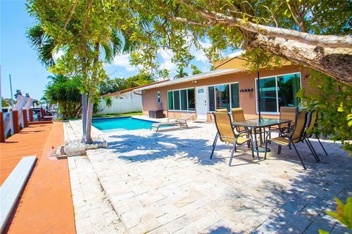 360 Se 12th Ave, Pompano Beach, FL, 33060-7425 | Card Image