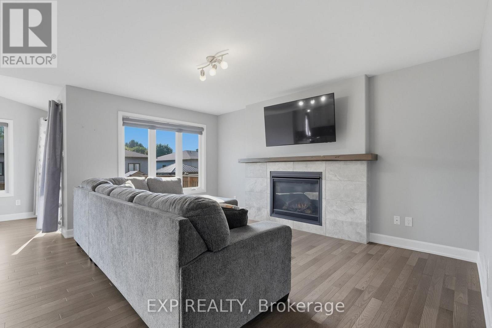 Residential in Russell 5