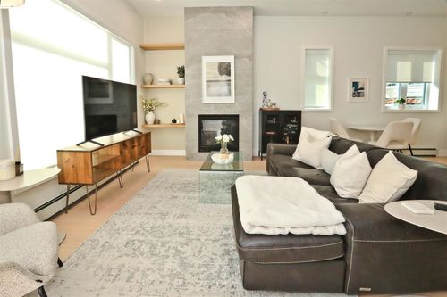 4015 Victoria Dr, Vancouver, BC, V5N4M9 | Card Image