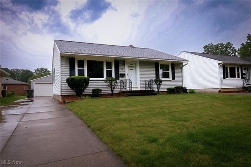 218 Hollywood Avenue, Cuyahoga Falls, OH, 44221 | Card Image