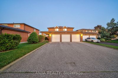 7 Hampstead Crt, House other with 4 bedrooms, 4 bathrooms and 12 parking in Markham ON | Image 1