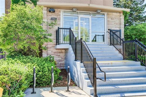 302-283 Fairway Rd N, Kitchener, ON, N2A2P1 | Card Image