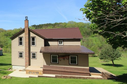 17896 Skunk Hollow Rd, MOUNT CARROLL, IL, 61053-9215 | Card Image