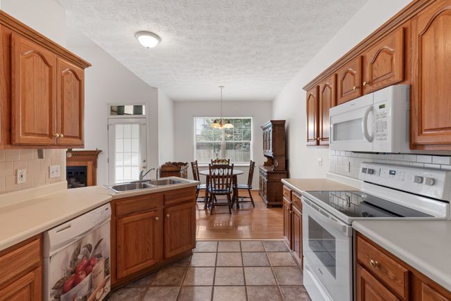 101 Cherokee Dr, House other with 3 bedrooms, 2 bathrooms and 2 parking in White House TN | Image 37